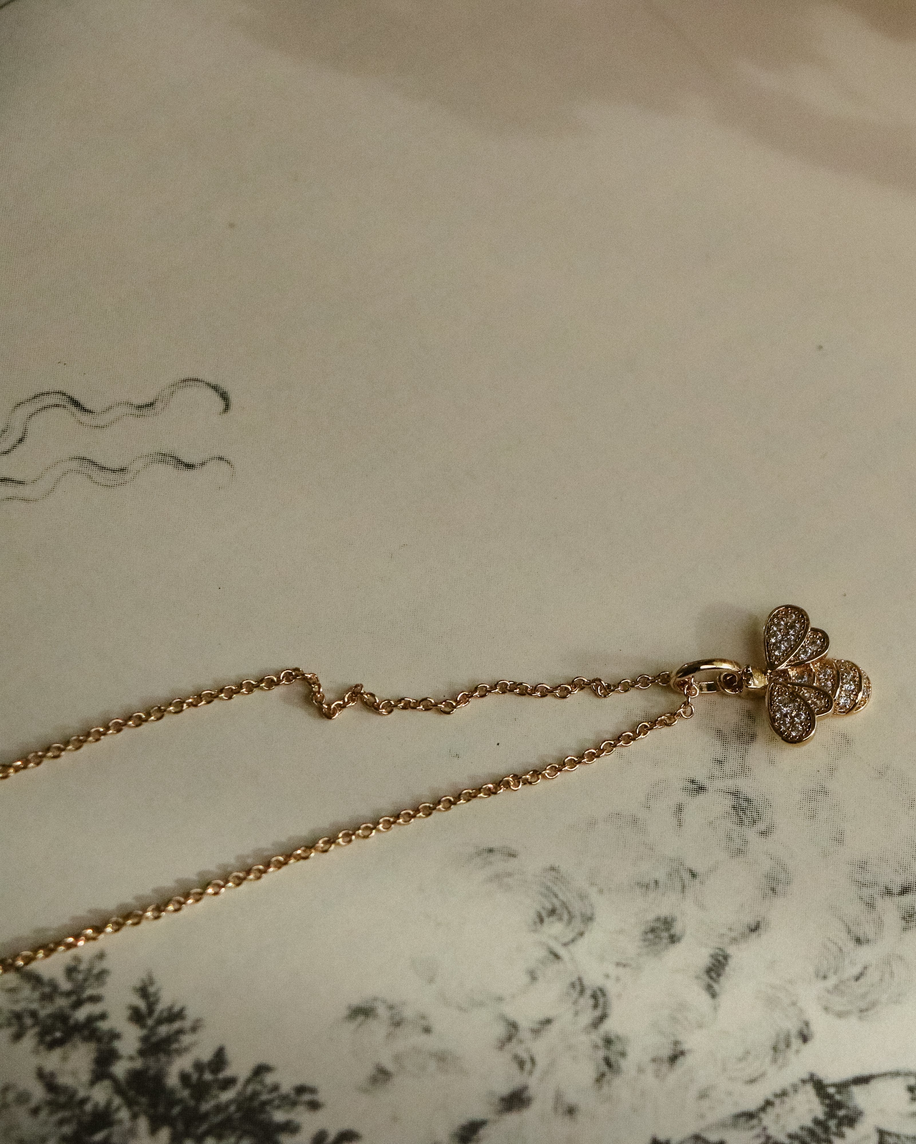 Lauryn — Collier Abeille en zircons