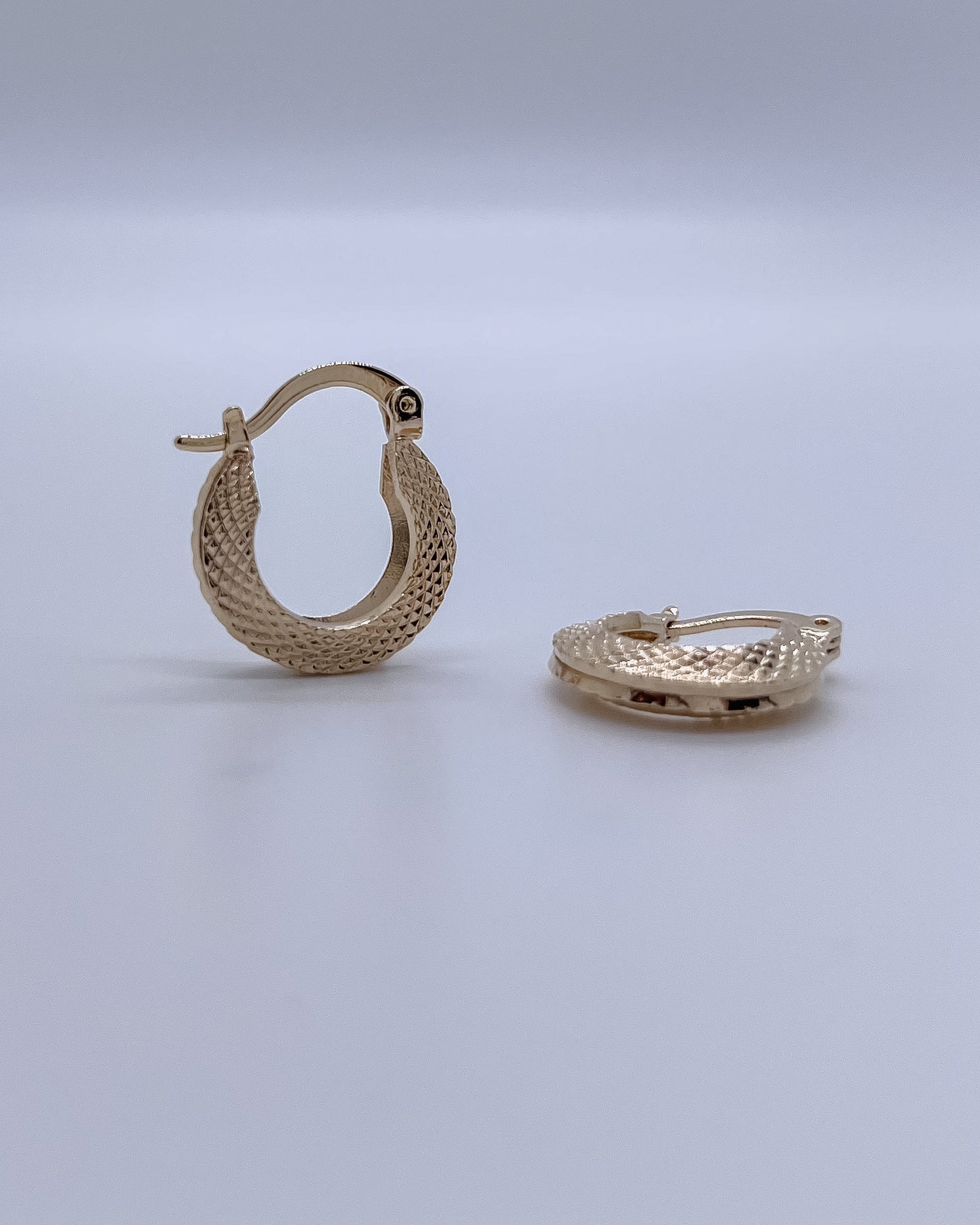 Boucles d'oreilles Zayan - Créoles texturées